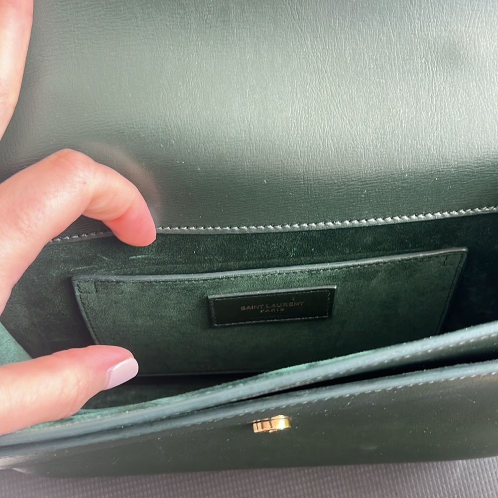 Authentic Saint Laurent Green Leather Shoulder Bag with Iconic YSL Logo. - Picture 10 of 16
